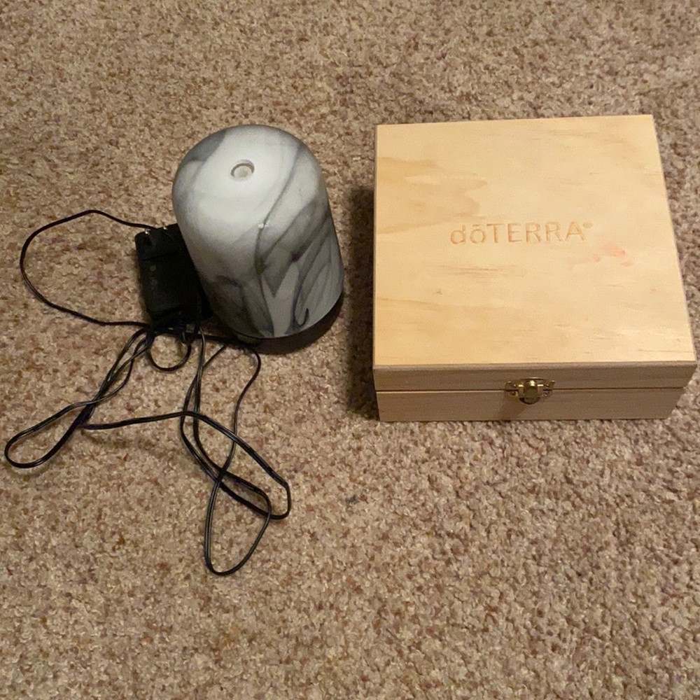 Essential oil diffuser